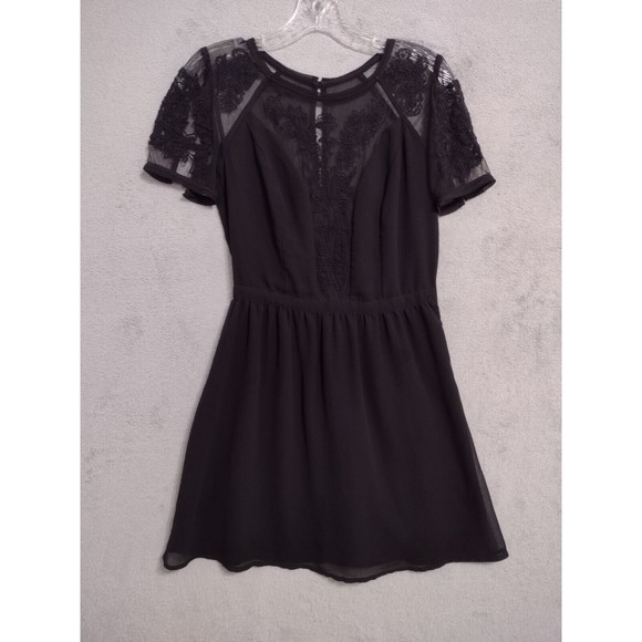 KIMCHI BLUE Urban Outfitters Black Dress Women's Size 2 Lacy Fit and Flare LBD - Picture 1 of 16